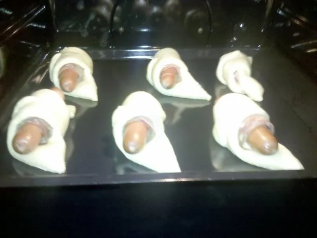 Snack: Hotdog im Schlafrock - nach einer Inspiration von AnnaundGuenni - Rezept - Bild Nr. 9