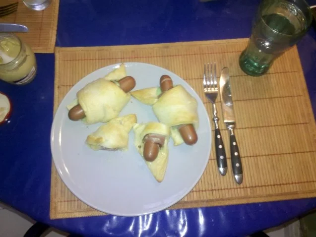 Snack: Hotdog im Schlafrock - nach einer Inspiration von AnnaundGuenni - Rezept - Bild Nr. 10