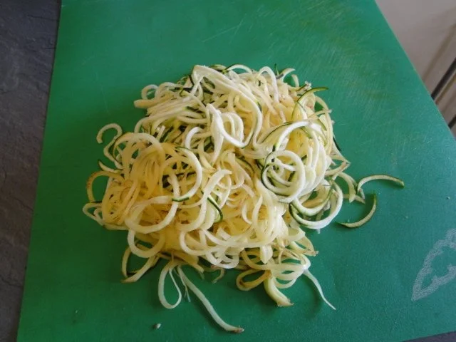 Gewickelte Bratwurst mit Möhrengemüse abgeschmeckt mit dem Gewürzsalz von Dieter, danke - Rezept - Bild Nr. 3