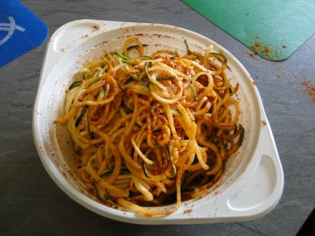 Gewickelte Bratwurst mit Möhrengemüse abgeschmeckt mit dem Gewürzsalz von Dieter, danke - Rezept - Bild Nr. 6