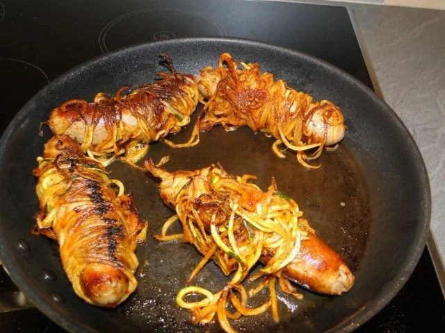 Gewickelte Bratwurst mit Möhrengemüse abgeschmeckt mit dem Gewürzsalz von Dieter, danke - Rezept - Bild Nr. 8