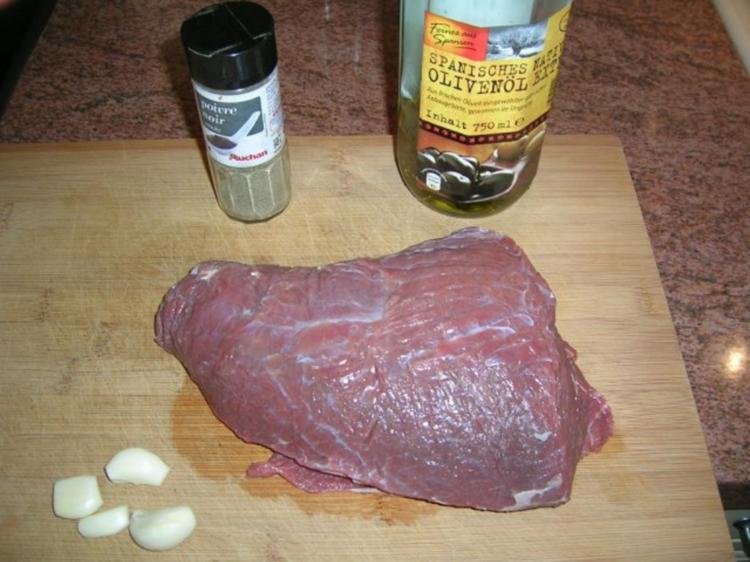 Stufato in Rotwein geschmortes Rindfleisch nach italienischer Art ...