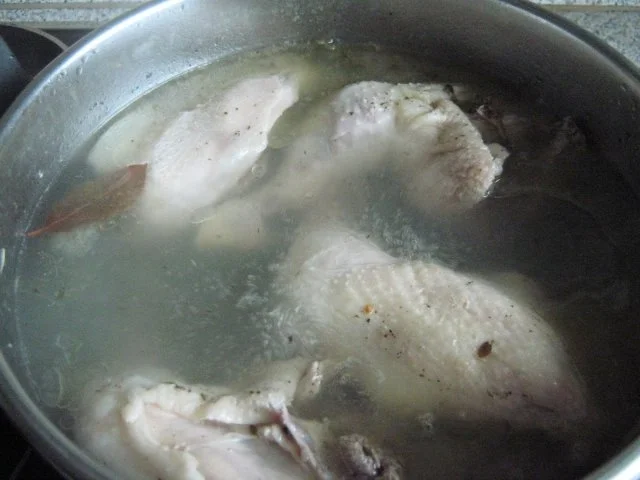 Hühnersuppe mitten im Sommer - daher mediterran angehaucht - Rezept - Bild Nr. 5