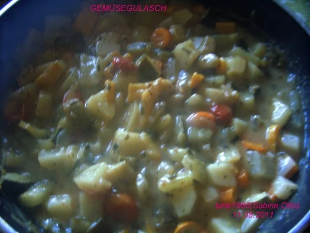Rezept: GEMÜSEGULASCH Bild Nr. 3 GEMÜSEGULASCH - Rezept - Bild Nr. 3