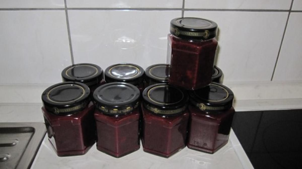 Zwetschgenmarmelade mit Zwetschgen frisch und Zitrone frisch - Rezept ...
