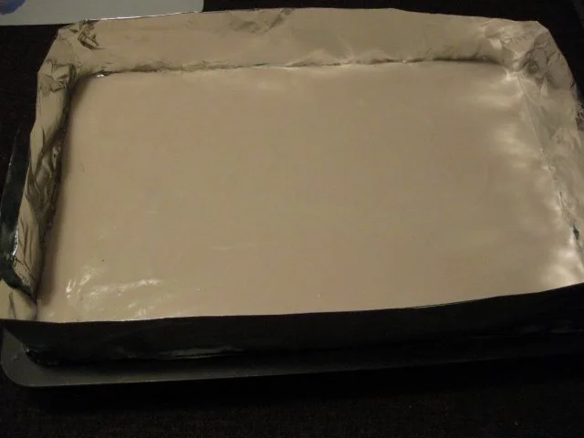 Rezept: Mohnschnitten mit Joghurtcreme und Erdbeergelee Bild Nr. 3 Mohnschnitten mit Joghurtcreme und Erdbeergelee - Rezept - Bild Nr. 3