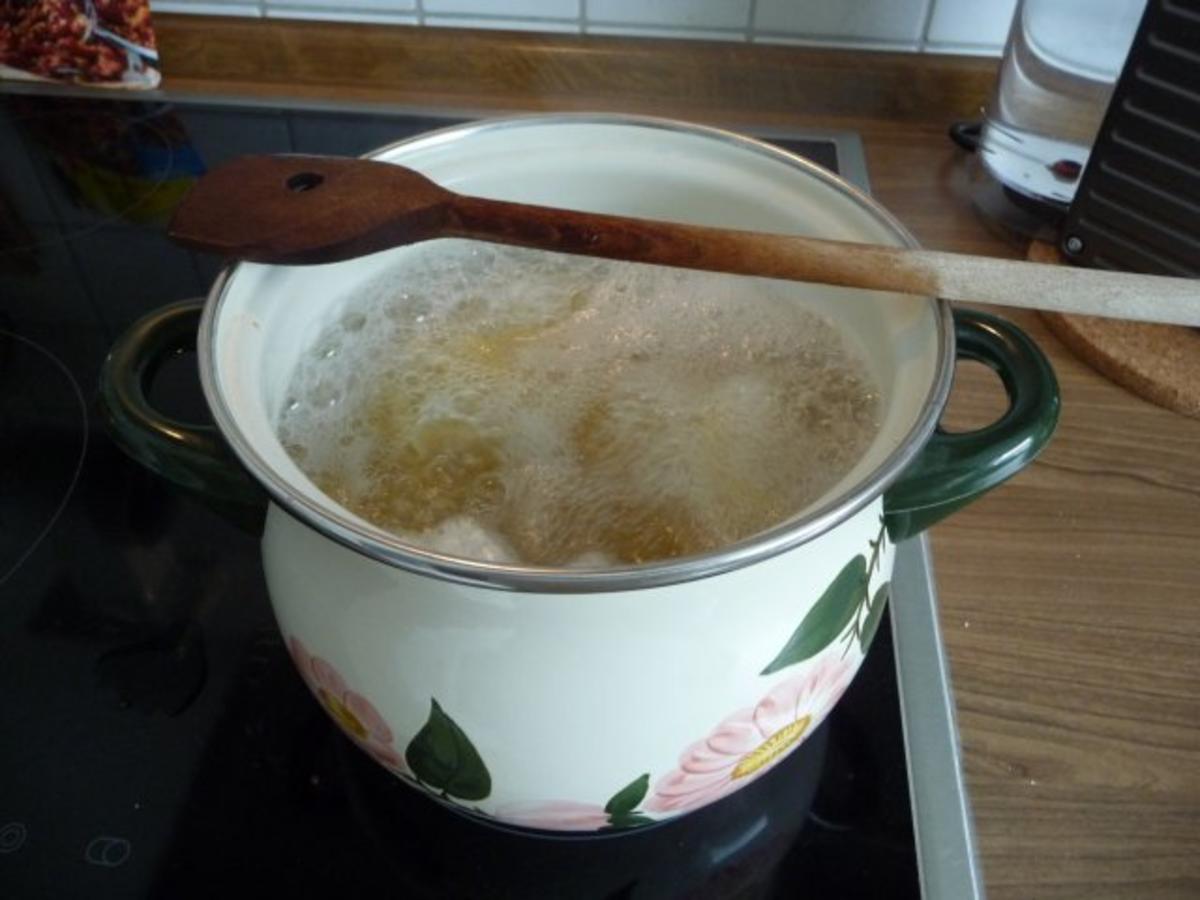 Gulasch : Zwiebelgulasch - aus dem Backofen - auf Spaghetti - Rezept - Bild Nr. 9