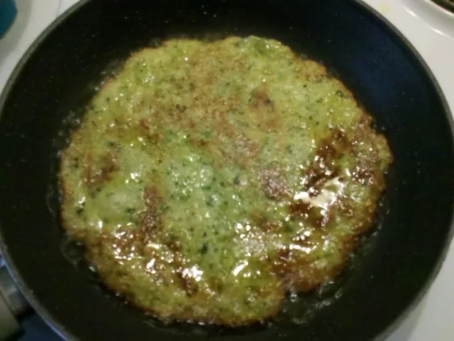 Rezept: Vegetarisch: Kräuter-Zucchini-Kartoffelpuffer mit Cranberrypüree Bild Nr. 9 Vegetarisch: Kräuter-Zucchini-Kartoffelpuffer mit Cranberrypüree - Rezept - Bild Nr. 9