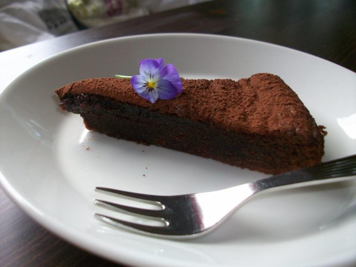 Schokoladenkuchen mit weichem "Kern" - Rezept