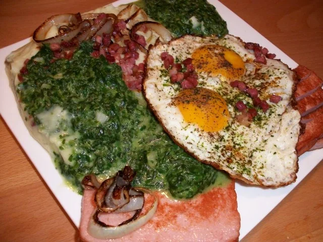 Rezept: Nord trift auf Süd. Leberkäse mit Stampfkartoffeln, Spinat und sauren Spiegelei Bild Nr. 3 Nord trift auf Süd. Leberkäse mit Stampfkartoffeln, Spinat und sauren Spiegelei - Rezept - Bild Nr. 3