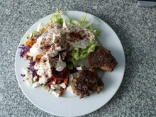 Köfte mit Salat - Rezept