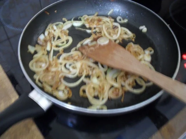 Kotelett mit Zwiebel-Sahne-Sößle - Resteverwertung - Rezept - Bild Nr. 7