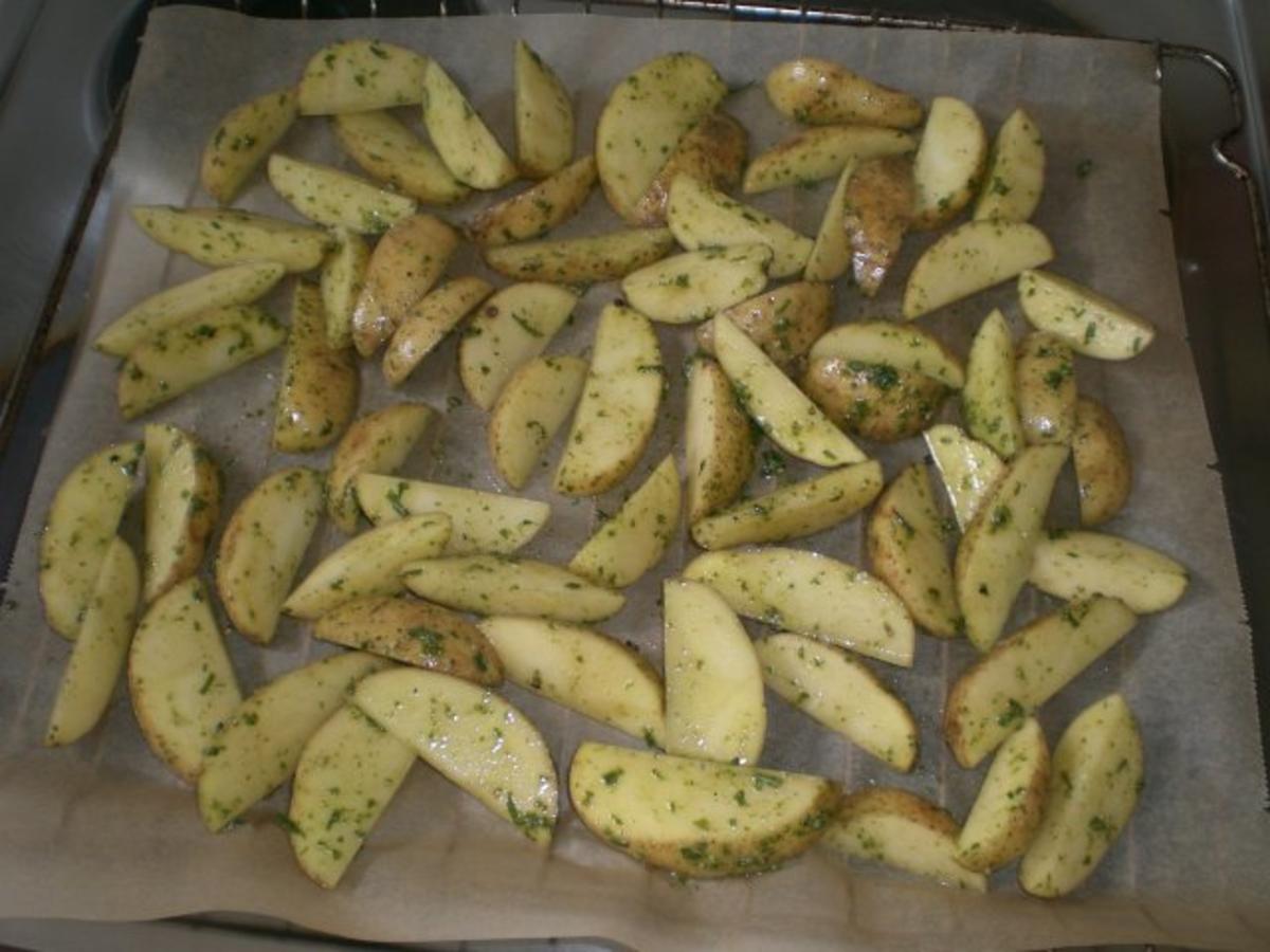Rosmarin-Pesto-Wedges (Kartoffelecken) - Rezept - Bild Nr. 2
