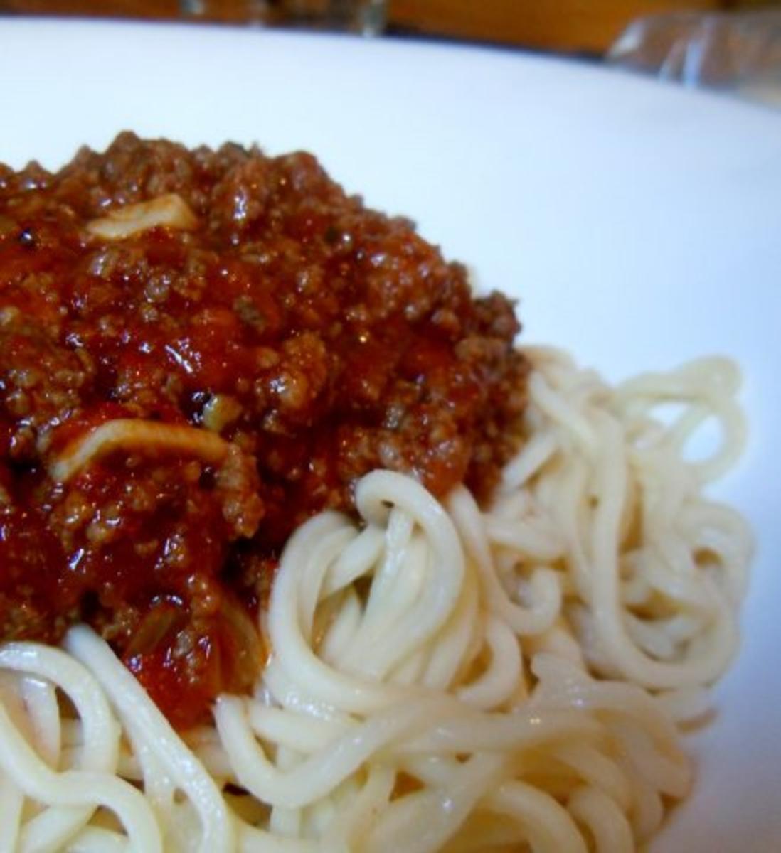 Spaghetti mit Tomaten-Fleisch-Sauce - Rezept - Bild Nr. 8