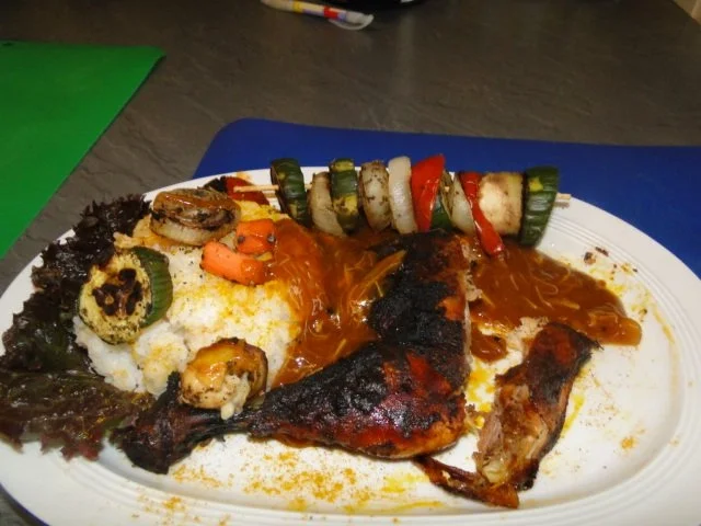 Rezept: Hähnchenkeulen mit Brustanteil NT mit würziger Obstsauce Hähnchenkeulen mit Brustanteil NT mit würziger Obstsauce - Rezept