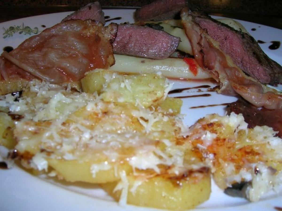 Bilder für Rinderfilet, lauwarmer Spargelsalat, Parmesankartoffeln (italienische Liaison: - Rezept