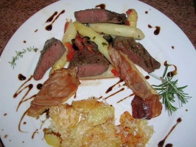 Rinderfilet, lauwarmer Spargelsalat, Parmesankartoffeln (italienische Liaison: - Rezept - Bild Nr. 5