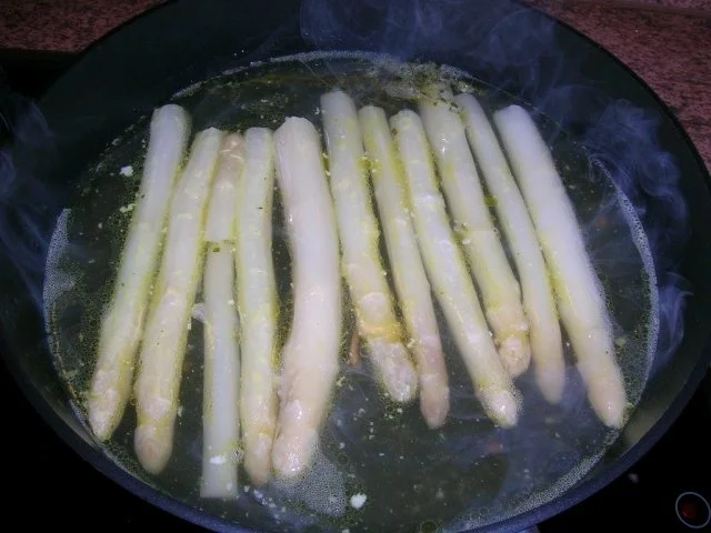 Rinderfilet, lauwarmer Spargelsalat, Parmesankartoffeln (italienische Liaison: - Rezept - Bild Nr. 9