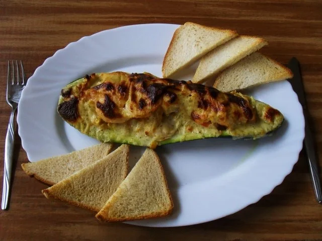 Garnelengratin im Zucchiniboot - Rezept
