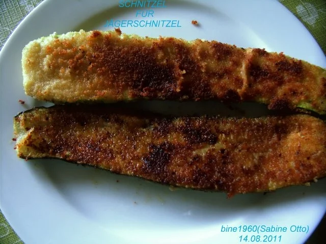 Rezept: JÄGERSCHNITZEL AN ZUCCHINISALAT Bild Nr. 2 JÄGERSCHNITZEL AN ZUCCHINISALAT - Rezept - Bild Nr. 2