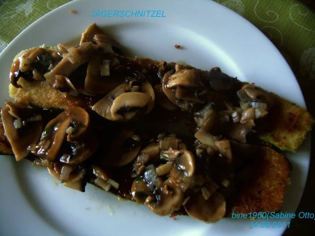 Rezept: JÄGERSCHNITZEL AN ZUCCHINISALAT Bild Nr. 3 JÄGERSCHNITZEL AN ZUCCHINISALAT - Rezept - Bild Nr. 3