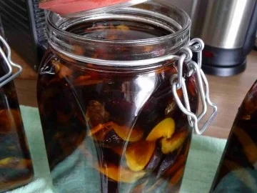 Liköre & Co : Pflaumenlikör im Jahr 2011 - Rezept - Bild Nr. 2