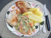 Geflügel : Putenschnitzel "natur" mit Buttergemüse und Salzkartoffeln - Rezept