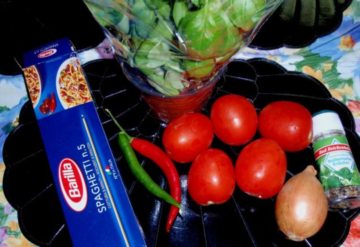 Scharfe Tomatensoße mit Spaghetti - Rezept - Bild Nr. 2