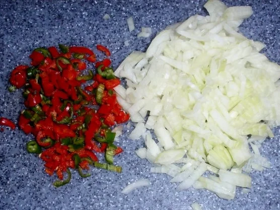 Rezept: Scharfe Tomatensoße mit Spaghetti Bild Nr. 4 Scharfe Tomatensoße mit Spaghetti - Rezept - Bild Nr. 4