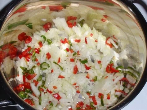 Rezept: Scharfe Tomatensoße mit Spaghetti Bild Nr. 5 Scharfe Tomatensoße mit Spaghetti - Rezept - Bild Nr. 5