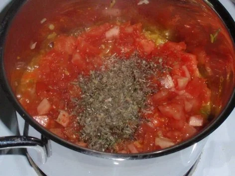 Rezept: Scharfe Tomatensoße mit Spaghetti Bild Nr. 9 Scharfe Tomatensoße mit Spaghetti - Rezept - Bild Nr. 9