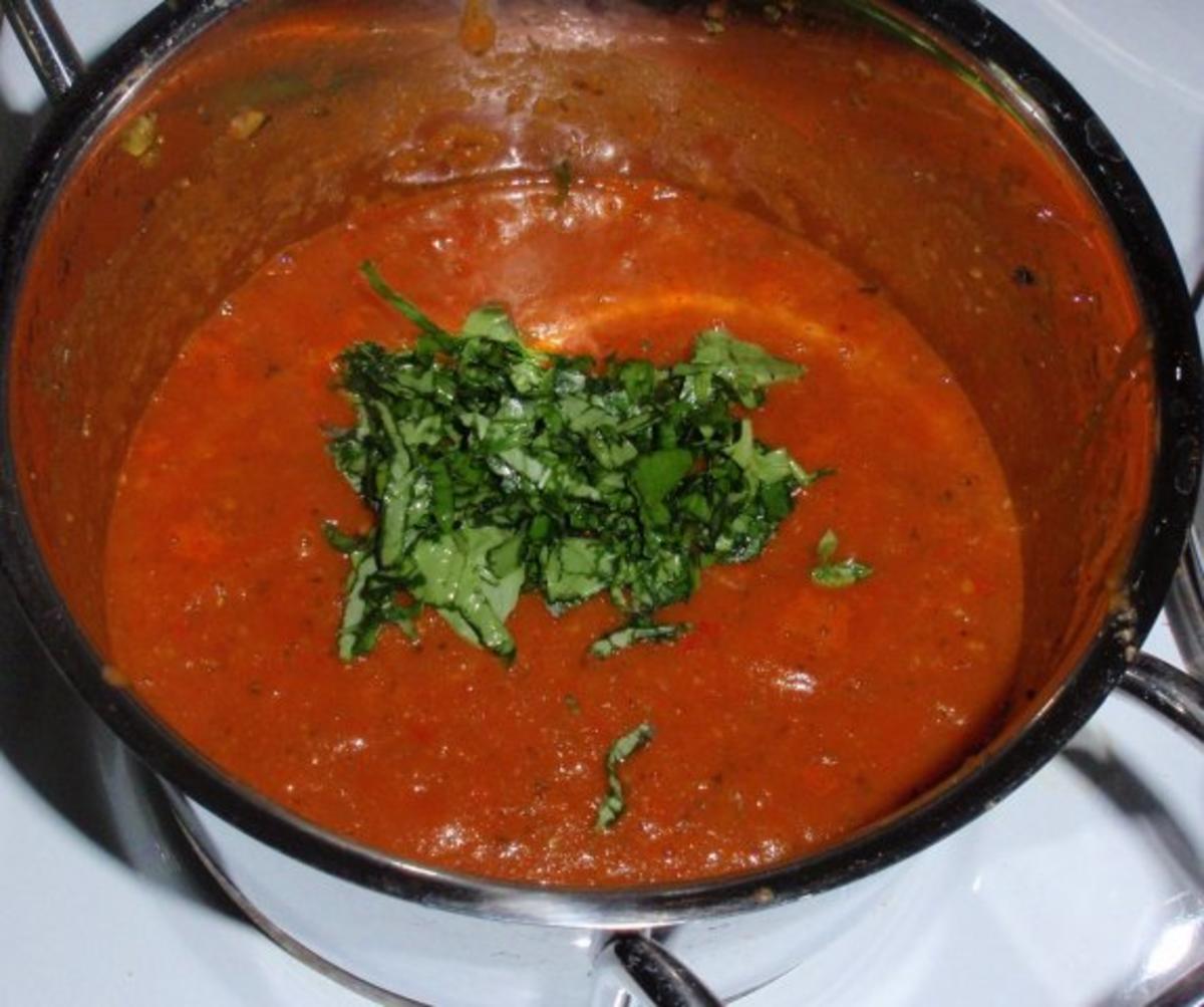 Scharfe Tomatensoße mit Spaghetti - Rezept - Bild Nr. 11