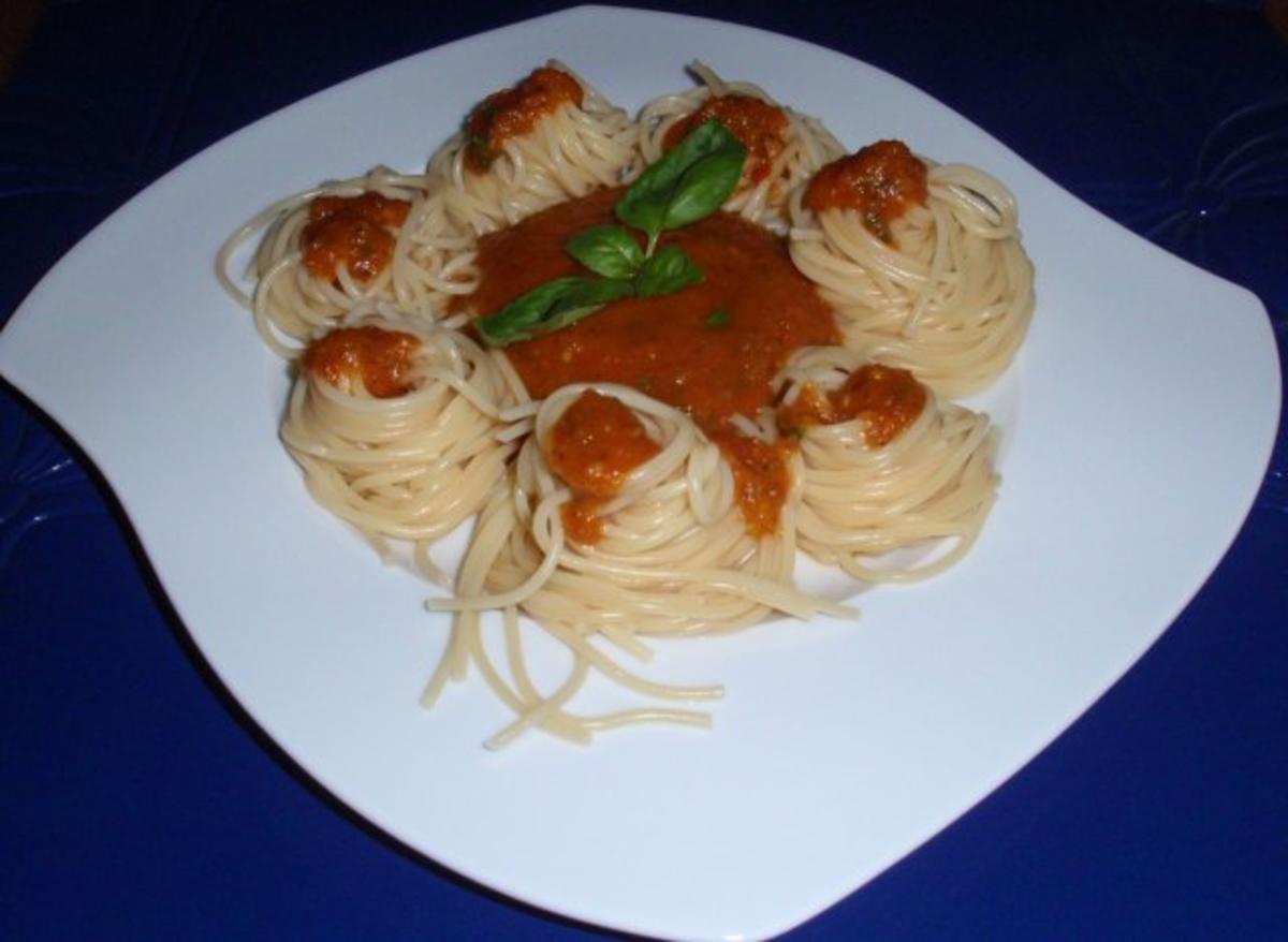 Scharfe Tomatensoße mit Spaghetti - Rezept - Bild Nr. 13