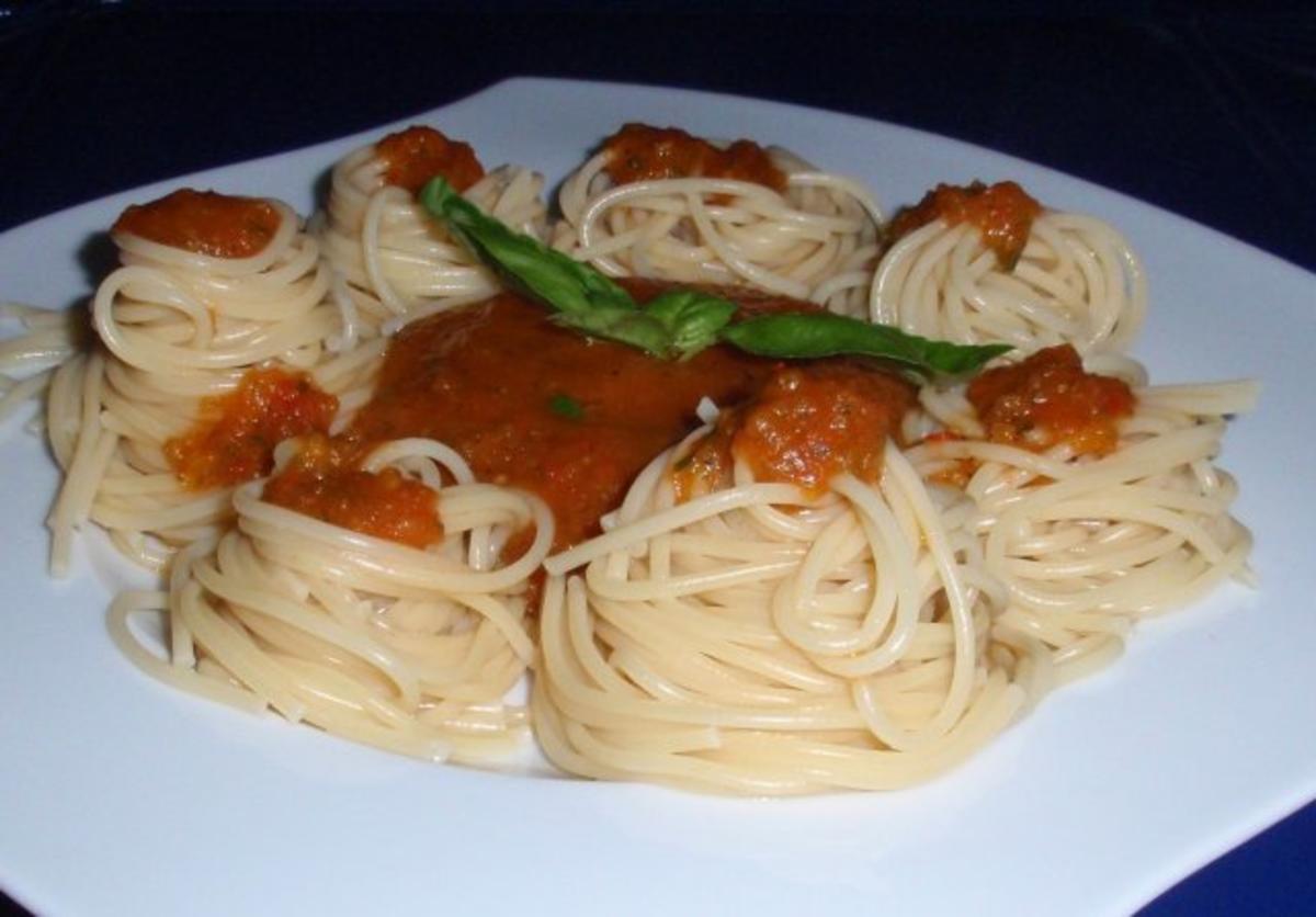 Scharfe Tomatensoße mit Spaghetti - Rezept - Bild Nr. 14