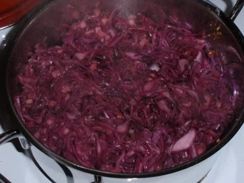 Rezept: Apfel-Rotkohl mit Filetgulasch und Schleifchennudeln Bild Nr. 10 Apfel-Rotkohl mit Filetgulasch und Schleifchennudeln - Rezept - Bild Nr. 10
