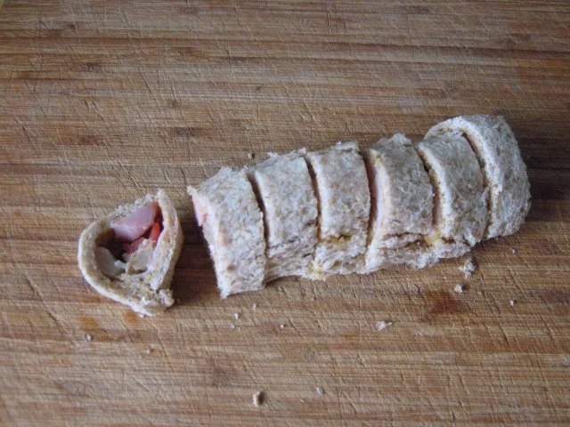 Rezept: Snack - gefüllte Sandwich-Röllchen Bild Nr. 5 Snack - gefüllte Sandwich-Röllchen - Rezept - Bild Nr. 5