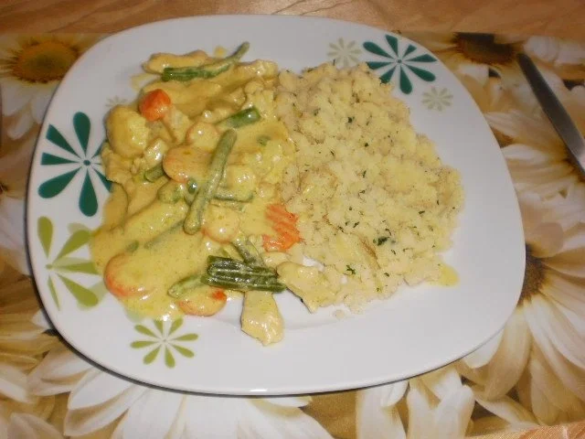 Rezept: Putengeschnetzeltes in leichter Käsesoße Putengeschnetzeltes in leichter Käsesoße - Rezept