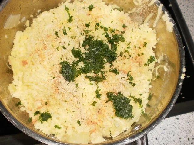 Rezept: Putengeschnetzeltes in leichter Käsesoße Bild Nr. 10 Putengeschnetzeltes in leichter Käsesoße - Rezept - Bild Nr. 10