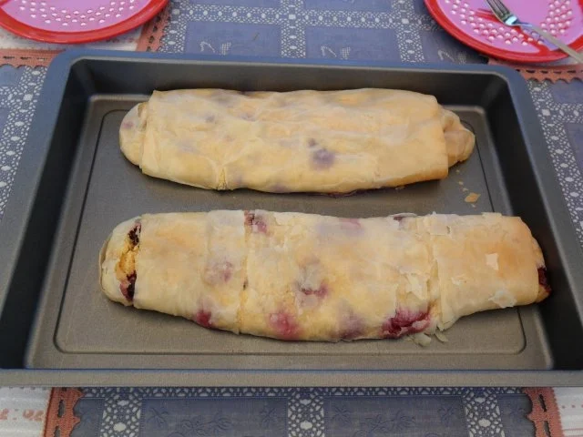 BROMBEER-TOPFEN-STRUDEL - Rezept - Bild Nr. 11