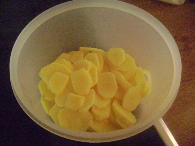 Rezept: Krustiger Strudelteig mit Kartoffeln Bild Nr. 3 Krustiger Strudelteig mit Kartoffeln - Rezept - Bild Nr. 3