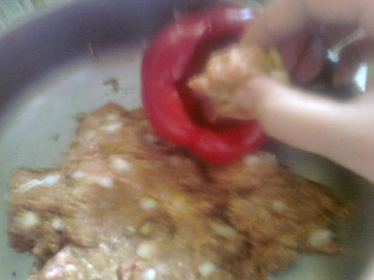 Gefüllte Paprikaschoten in Tomatensaft - Rezept - Bild Nr. 3