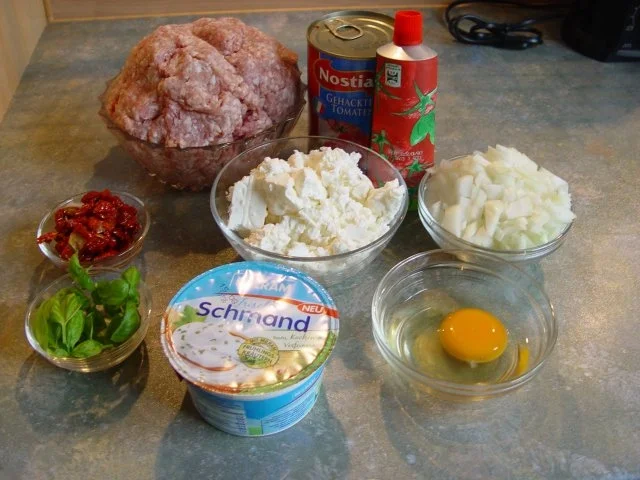 Mediterraner Hackbraten mit Tomatensoße - Rezept - Bild Nr. 2