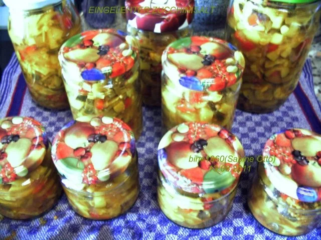 ZUCCHINISALAT - EINGEMACHT - Rezept