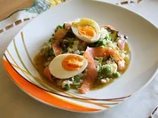 Reis-Salat mit Lachs und Honig-Senf-Soße - Rezept