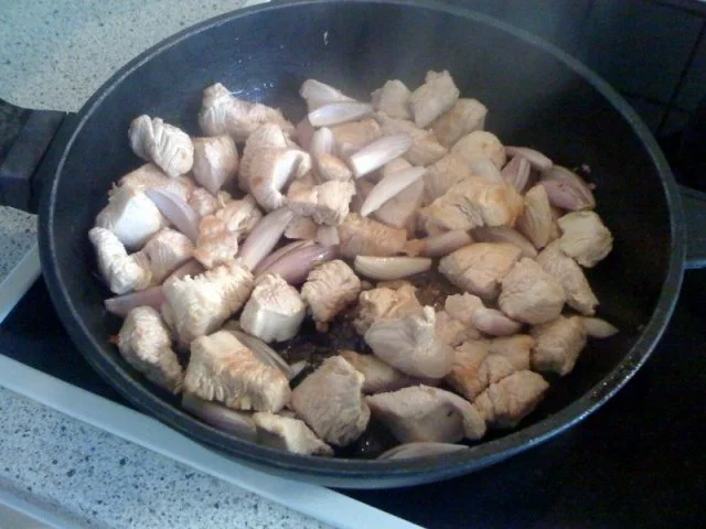 Rezept: Putenragout in Gorgonzola-Sauce Bild Nr. 3 Putenragout in Gorgonzola-Sauce - Rezept - Bild Nr. 3