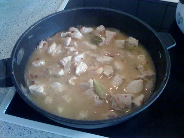 Rezept: Putenragout in Gorgonzola-Sauce Bild Nr. 4 Putenragout in Gorgonzola-Sauce - Rezept - Bild Nr. 4