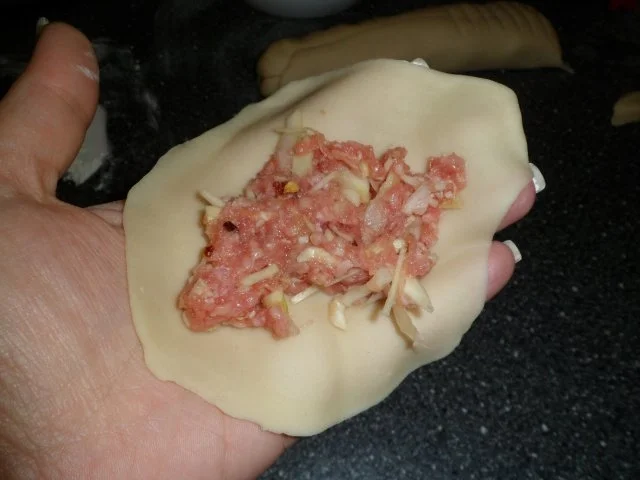 Gefüllte Teigtaschen mit sauerem Dip - Rezept - Bild Nr. 10