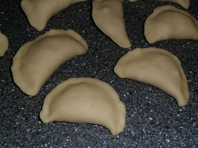 Gefüllte Teigtaschen mit sauerem Dip - Rezept - Bild Nr. 11