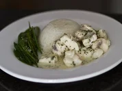 Seeteufel in Schnittlauch-Wermut-Sauce - Rezept