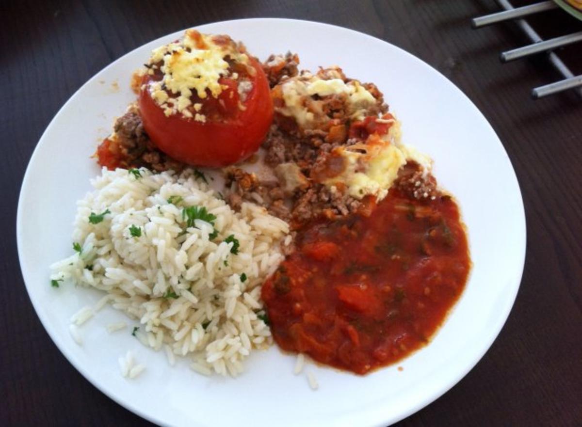 Gefüllte Tomaten mit Hackfleisch und Fetakäse - Rezept - kochbar.de